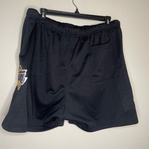 Pro Standard LA Lakers Mesh Shorts - Picture 2 of 5